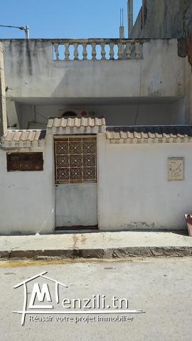 Maison(3 studiots et 2 garages)