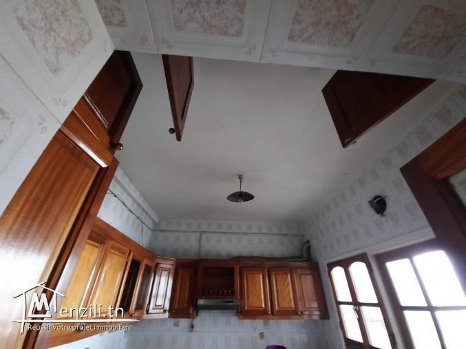 Appartement S4 rénové  à Ennaser 1