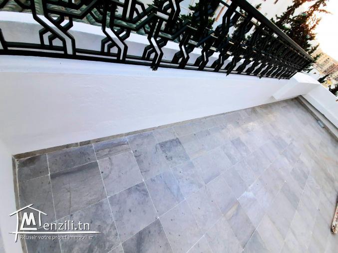 Appartement S4 rénové  à Ennaser 1