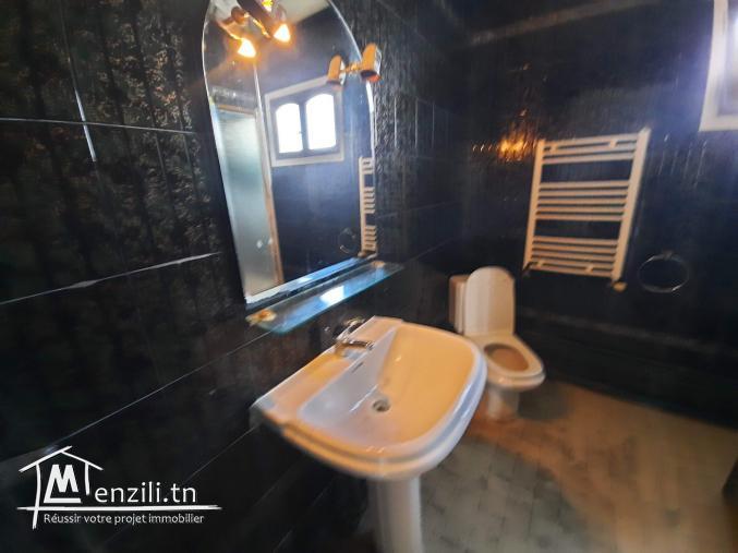 Appartement S4 rénové  à Ennaser 1