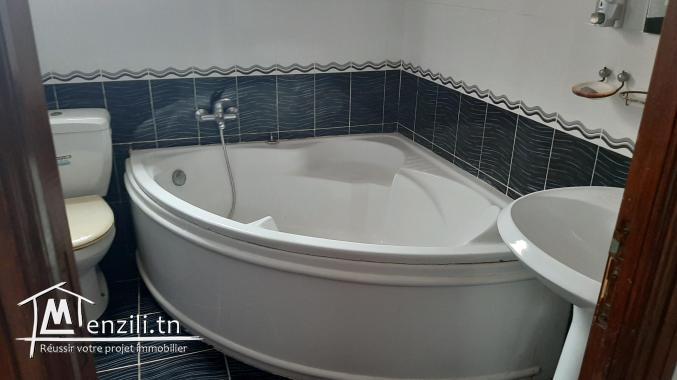 une maison S + 3 avec deux salles de bain, a louer