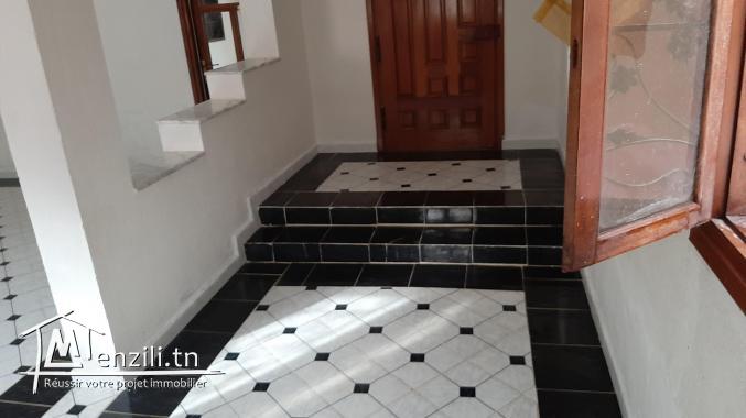 une maison S + 3 avec deux salles de bain, a louer