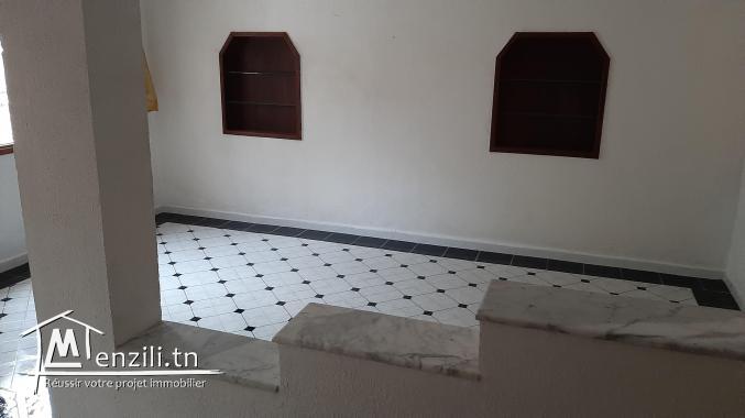 une maison S + 3 avec deux salles de bain, a louer