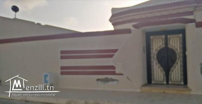 350 000 DT A vendre s+4, monastir .