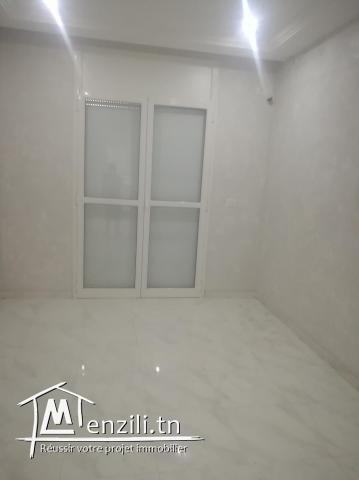 un  appartement au 3 éme étage située au Rue de Beirut belvédère