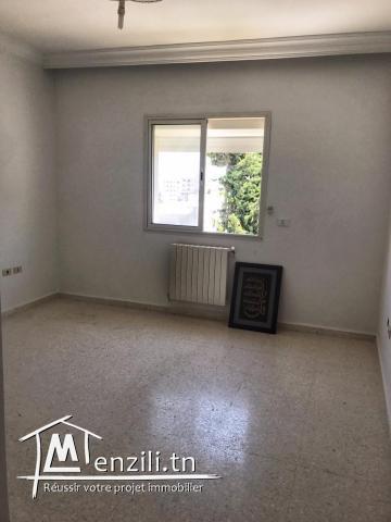 Etage de villa à Louer à Ennasr II