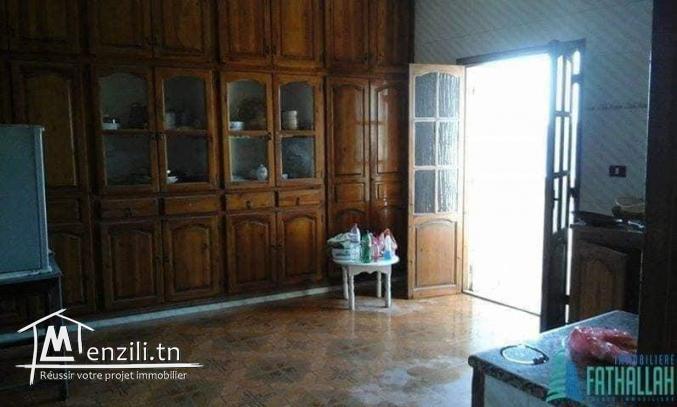 Maison ( s+2) et 2 studios à vendre à Eljem