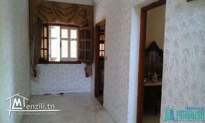 Maison ( s+2) et 2 studios à vendre à Eljem