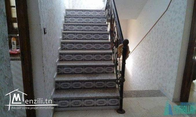 Maison ( s+2) et 2 studios à vendre à Eljem