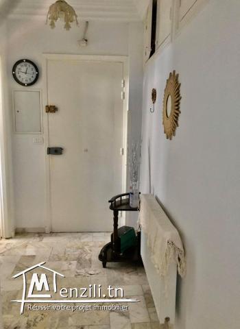 Appartement à louer rénové non meublé rez de chaussé S+3 Ras Tabia