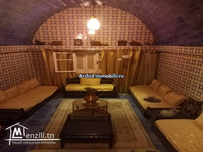 un étage de villa de 217 m2 situé à Bardo centre