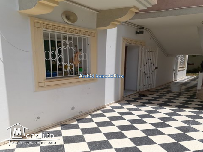 une belle villa style américain à El cité tahrir