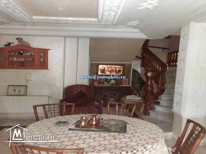 une belle villa style américain à El cité tahrir