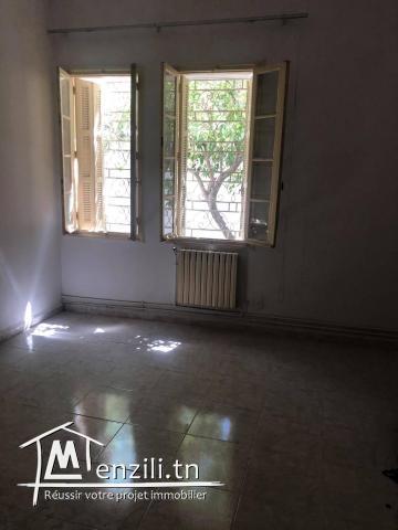 villa 150 m2 prés d’hôpital rabta ( 9avril ) (pour habitation ou centre médical)