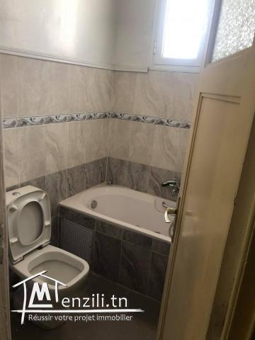 villa 150 m2 prés d’hôpital rabta ( 9avril ) (pour habitation ou centre médical)