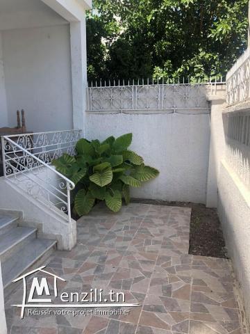 villa 150 m2 prés d’hôpital rabta ( 9avril ) (pour habitation ou centre médical)