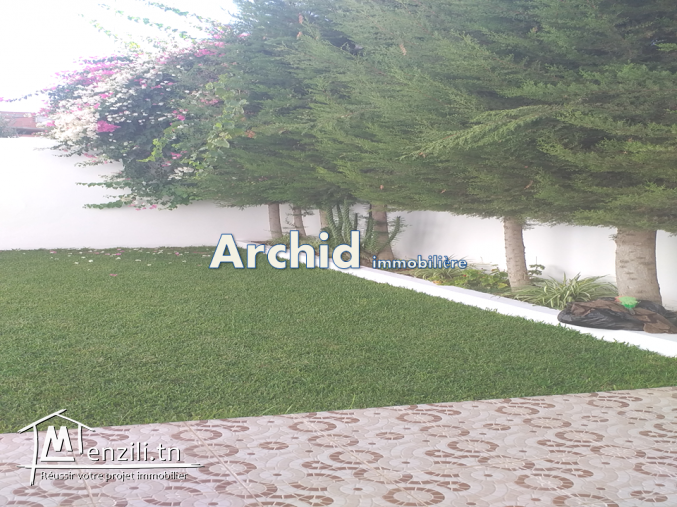 une grande villa trois étages à mnihla