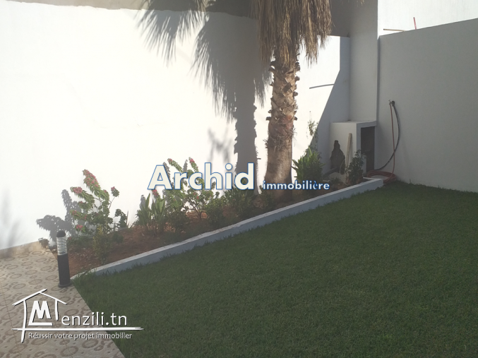 une grande villa trois étages à mnihla