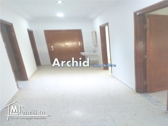 une grande villa trois étages à mnihla