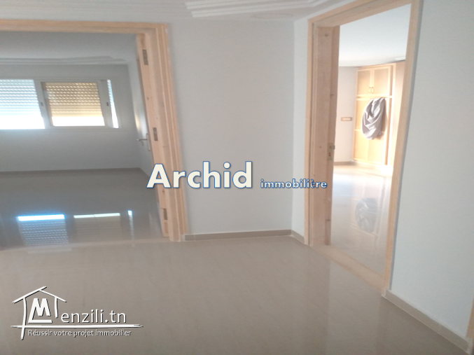 une grande villa trois étages à mnihla