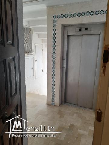 À vendre : appartement dans un excellent cartier à khzema