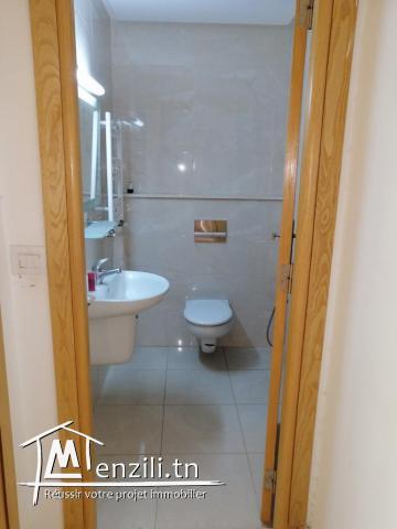 Joli S+2 propre et spacieux à residence Zayatine Wahat  Laouina