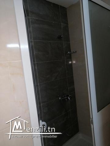 Joli S+2 propre et spacieux à residence Zayatine Wahat  Laouina