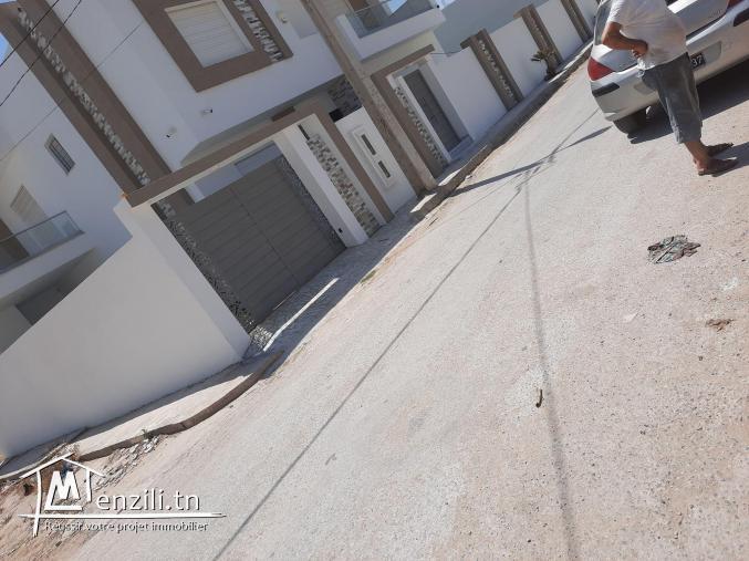 ساحة بقليبية للبيع