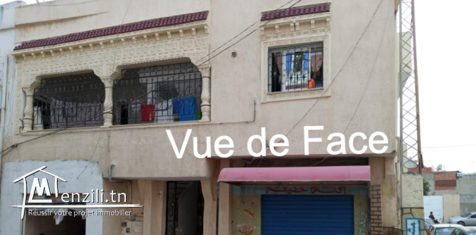 Villa à vendre avec trois Locaux commerciaux