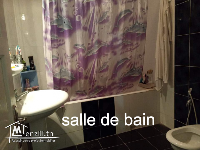 Villa à vendre avec trois Locaux commerciaux