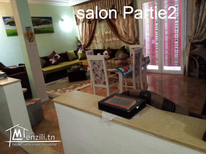 Villa à vendre avec trois Locaux commerciaux