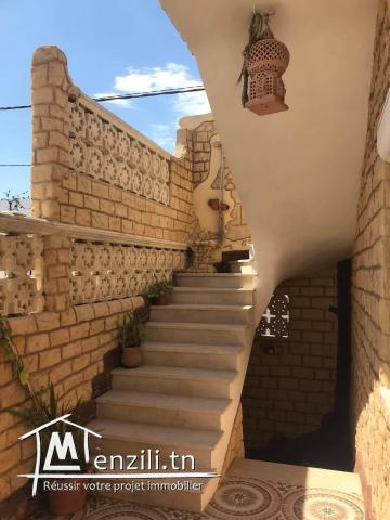 A louer etage de villa S+3, situee a cite nasr, la marsa