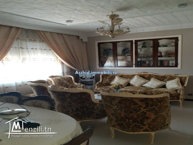 un étage de villa  de 150 m2 situé à Bardo