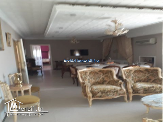 un étage de villa  de 150 m2 situé à Bardo