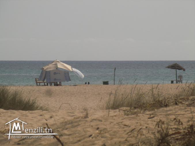 100m distance a la plage sable blanc