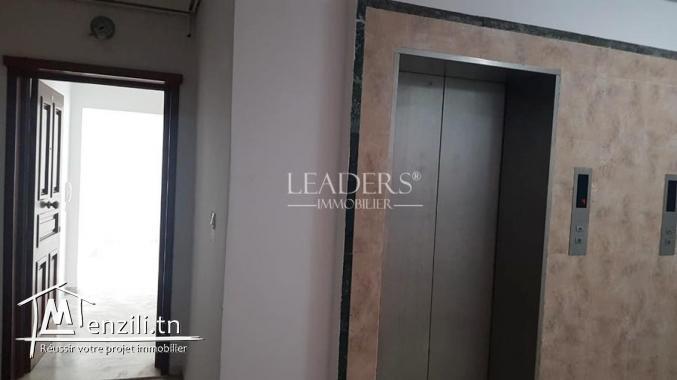 A vendre un appartement  à Ennaser 1