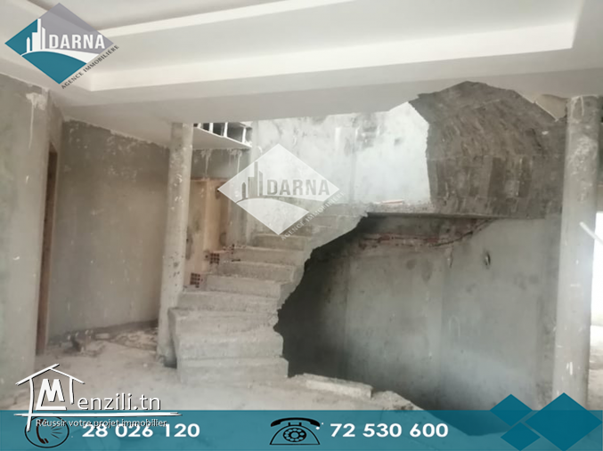 A vendre une Villa style américain inachevée à cité malouf
