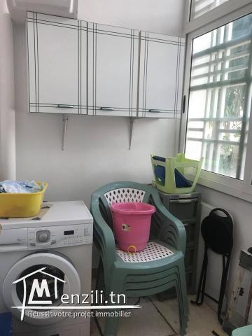 Un très bel appartement S+3 avec jardin à vendre à Ennasr II