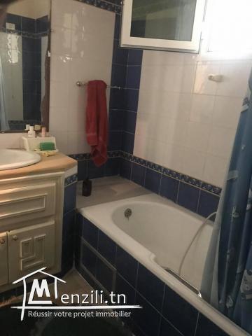 Un très bel appartement S+3 avec jardin à vendre à Ennasr II