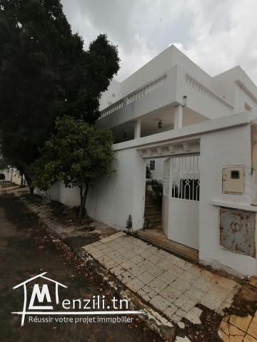 Villa 475m2 à Cité Ennasr direct particulier