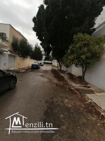 Villa 475m2 à Cité Ennasr direct particulier