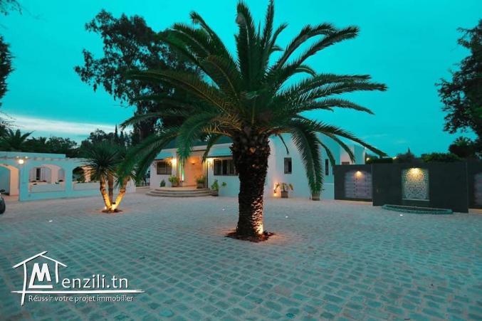 Villa 2600m2 à La Soukra chez particulier