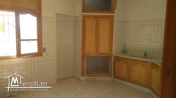 étage de villa sise à bouassida sfax km4 à louer