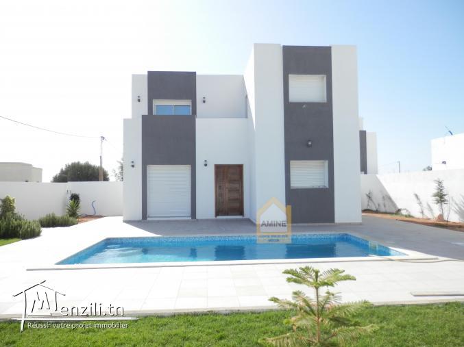 Magnifique villa avec piscine à vendre à coté de la mer Djerba Aghir