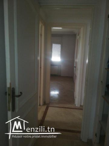 A Vendre  s+2 d'un une Résidence garder  avec un titre foncier