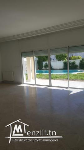 A vendre belle villa deux niveaux très haut standing