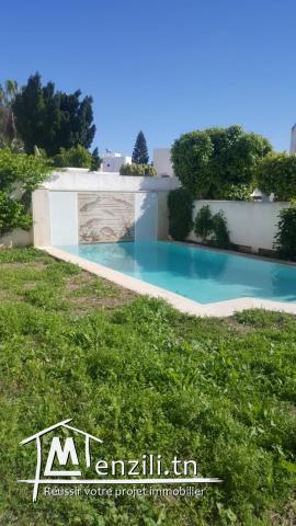 A vendre belle villa deux niveaux très haut standing