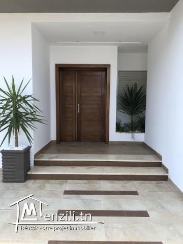 Pied dans l'eau, à Beni Khiar, Villa Neuve