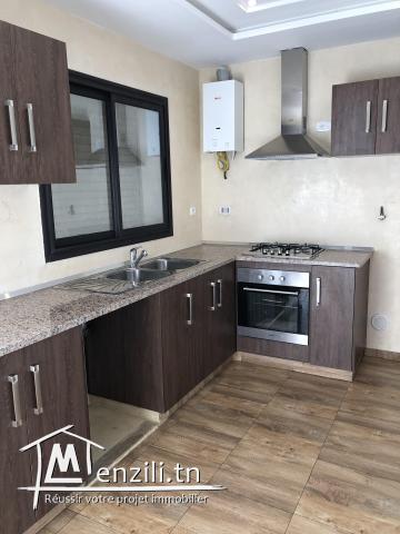 Pied dans l'eau, à Beni Khiar, Villa Neuve