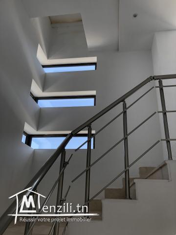 Pied dans l'eau, à Beni Khiar, Villa Neuve